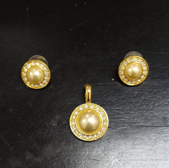 Jewelry - ❤️❤️❤️Flat Price - New Set